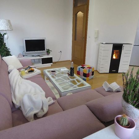 Winter Iris Apartment คูเปรส ภายนอก รูปภาพ
